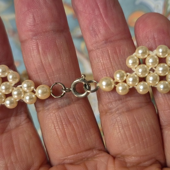 Cream Multi-Strand Pearl Necklace with Layered Design - Picture 6 of 6